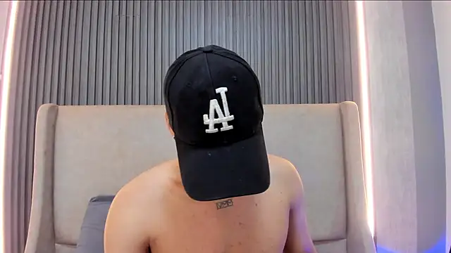 Snapshot of BenitoSaenz chatting on March 20, 2026, 12:06 pm BenitoSaenz online show from March 20, 2026, 12:06 pm