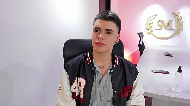 Snapshot of BenitoSaenz chatting on February 11, 2026, 1:44 pm BenitoSaenz online show from February 11, 2026, 1:44 pm