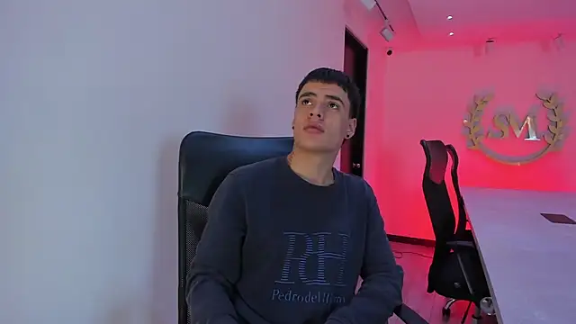 Snapshot of BenitoSaenz chatting on February 27, 2026, 12:49 pm BenitoSaenz online show from February 27, 2026, 12:49 pm