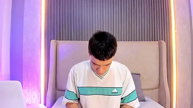 Snapshot of BenitoSaenz chatting on February 18, 2026, 12:45 pm BenitoSaenz online show from February 18, 2026, 12:45 pm