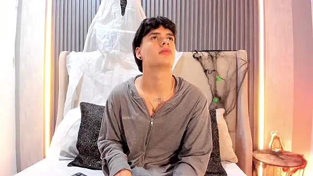 BenitoSaenz online show from October 22, 2025, 3:39 am