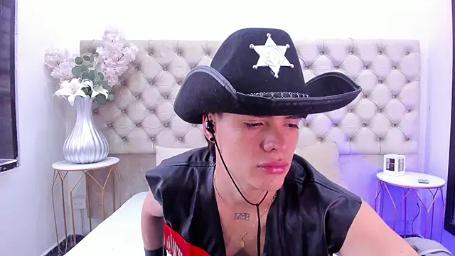 BenitoSaenz online show from October 31, 2025, 12:13 pm