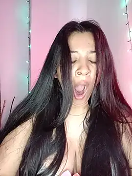 VALENTINA ROUSE  online show from June 14, 2026, 1:45 pm