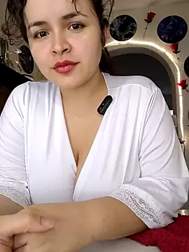 SeleneLuminari8 online show from April 29, 2026, 1:59 pm