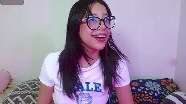 kimwilliam11 online show from October 6, 2025, 12:01 am