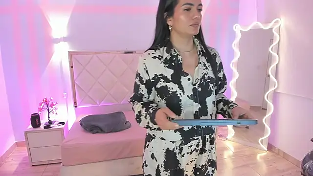 Snapshot of Rosalind_tay chatting on April 27, 2026, 11:30 am Rosalind tay online show from April 27, 2026, 11:30 am