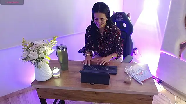 Rosalind tay online show from October 24, 2025, 10:58 am