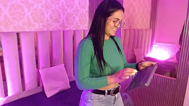 Snapshot of Rosalind_tay chatting on April 9, 2026, 3:08 am Rosalind tay online show from April 9, 2026, 3:08 am