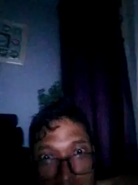 Ayie1822xh online show from November 14, 2025, 4:54 pm