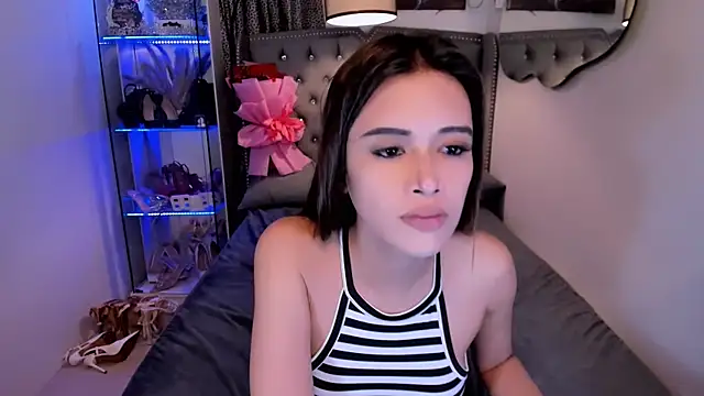 Lars empress online show from November 21, 2025, 8:57 am