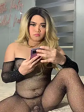 Snapshot of VictoriaL0ve chatting on November 22, 2025, 7:18 am VictoriaL0ve online show from November 22, 2025, 7:18 am