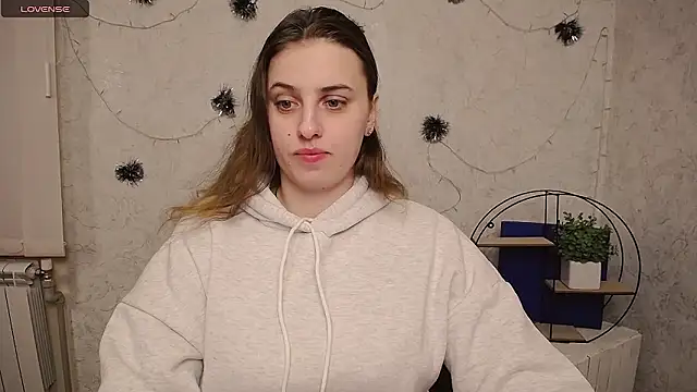 AmandaDimond  online show from February 9, 2026, 1:20 pm