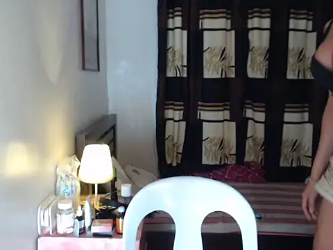 Snapshot of hottielicious_slut69 chatting on December 16, 2025, 12:53 pm hottielicious slut69 online show from December 16, 2025, 12:53 pm