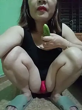 Snapshot of SexyQueen99 chatting on June 28, 2026, 9:32 pm SexyQueen99 online show from June 28, 2026, 9:32 pm
