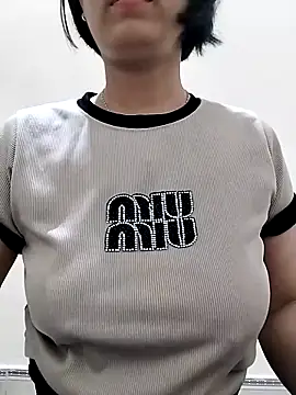 love sexy090 online show from April 23, 2026, 11:39 pm