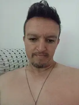 Snapshot of Suamulherfeliz chatting on July 22, 2026, 10:06 am Suamulherfeliz online show from July 22, 2026, 10:06 am