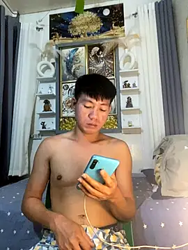 Snapshot of xshyboyx chatting on October 8, 2025, 4:29 pm xshyboyx online show from October 8, 2025, 4:29 pm