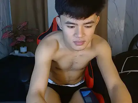 YourNaughtyTwink 69 online show from May 6, 2026, 2:32 pm