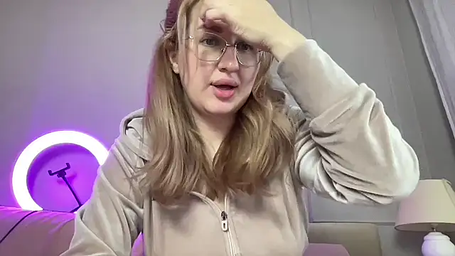 Kadayy1 online show from October 15, 2025, 4:44 am