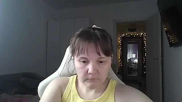 Snapshot of Qaynii chatting on September 13, 2025, 8:31 pm Qaynii online show from September 13, 2025, 8:31 pm