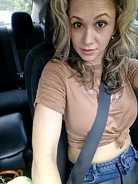 Snapshot of Miasiren chatting on December 4, 2025, 3:22 pm Miasiren online show from December 4, 2025, 3:22 pm