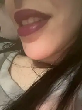 Snapshot of Mimisixo chatting on May 7, 2026, 4:32 pm Mimisixo online show from May 7, 2026, 4:32 pm