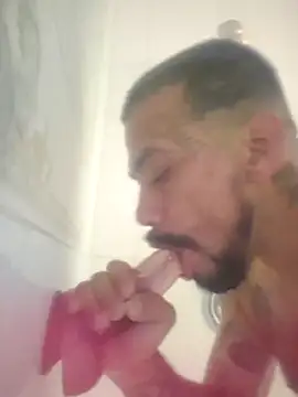 Snapshot of Cnutt310 chatting on November 2, 2025, 6:18 am Cnutt310 online show from November 2, 2025, 6:18 am