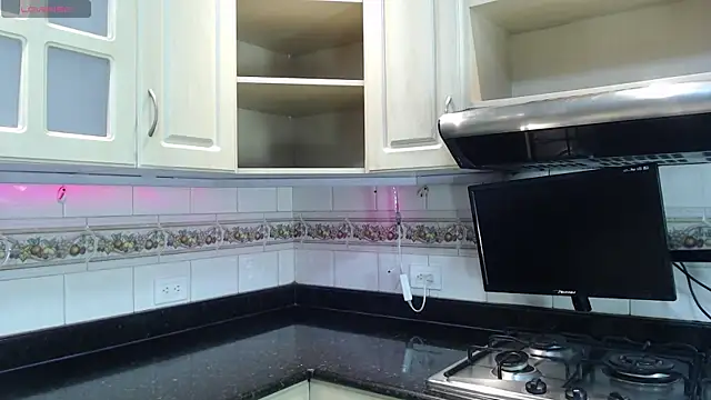 VictoriaPowell online show from November 7, 2025, 11:48 am