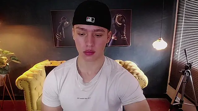 Snapshot of deivid_parker chatting on December 2, 2025, 2:08 pm deivid parker online show from December 2, 2025, 2:08 pm