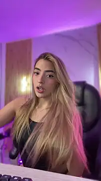 KYLIE JONES6 online show from May 15, 2026, 2:31 am