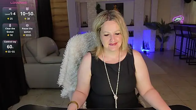 Snapshot of MariemLui chatting on July 10, 2026, 2:28 pm MariemLui online show from July 10, 2026, 2:28 pm