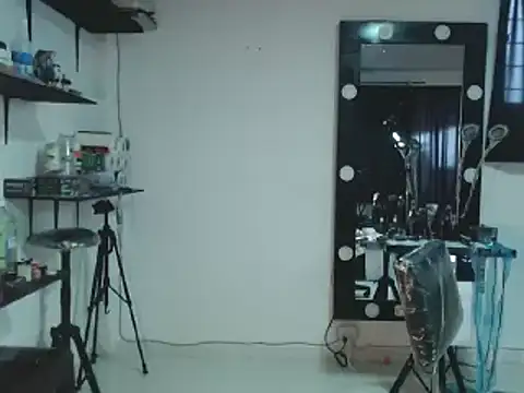 Snapshot of Sam_Blue chatting on October 11, 2025, 12:28 pm Sam Blue online show from October 11, 2025, 12:28 pm