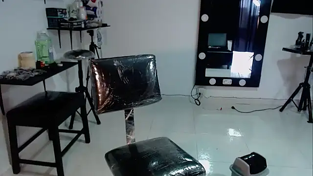 Snapshot of Sam_Blue chatting on November 11, 2025, 1:06 pm Sam Blue online show from November 11, 2025, 1:06 pm