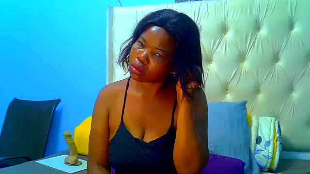 Snapshot of CharlotteXXX chatting on December 14, 2025, 10:10 am CharlotteXXX online show from December 14, 2025, 10:10 am