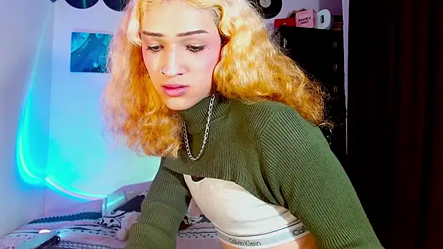 Snapshot of meghan_devil_ chatting on December 17, 2025, 4:50 am meghan devil online show from December 17, 2025, 4:50 am