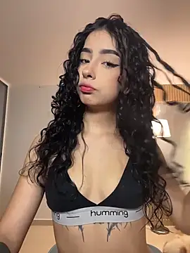 Snapshot of RosseMelody chatting on February 26, 2026, 12:21 am RosseMelody online show from February 26, 2026, 12:21 am