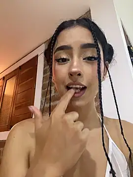Snapshot of RosseMelody chatting on August 6, 2026, 3:01 am RosseMelody online show from August 6, 2026, 3:01 am