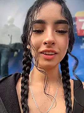 Snapshot of RosseMelody chatting on August 3, 2026, 10:36 pm RosseMelody online show from August 3, 2026, 10:36 pm