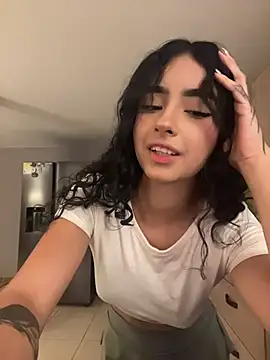 Snapshot of RosseMelody chatting on July 23, 2026, 1:58 am RosseMelody online show from July 23, 2026, 1:58 am