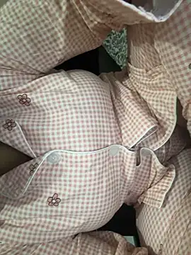 sexyriya     online show from October 22, 2025, 5:01 pm