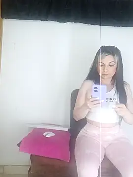 Snapshot of angierot2025 chatting on March 25, 2026, 7:02 pm angierot2025 online show from March 25, 2026, 7:02 pm