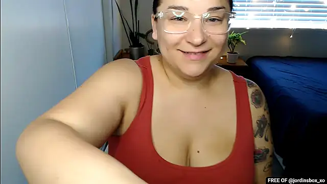 Snapshot of MoonBalloons chatting on June 28, 2026, 2:18 am MoonBalloons online show from June 28, 2026, 2:18 am