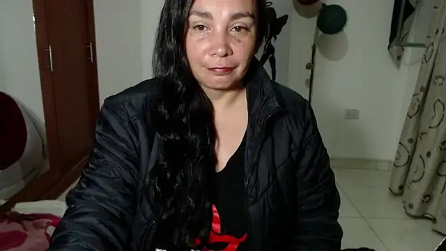 Snapshot of Vivian_milf_paint chatting on October 7, 2025, 3:18 am Vivian milf paint online show from October 7, 2025, 3:18 am