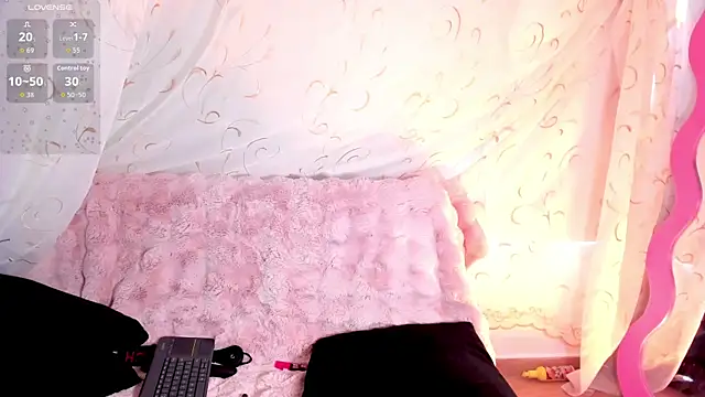 kinkyboat23 online show from December 20, 2025, 7:39 pm