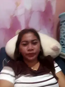 Snapshot of sexybitch_02 chatting on March 12, 2026, 12:16 am sexybitch 02 online show from March 12, 2026, 12:16 am