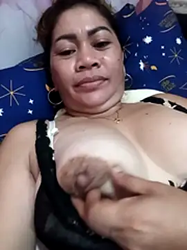 sexybitch 02 online show from April 27, 2026, 1:47 am