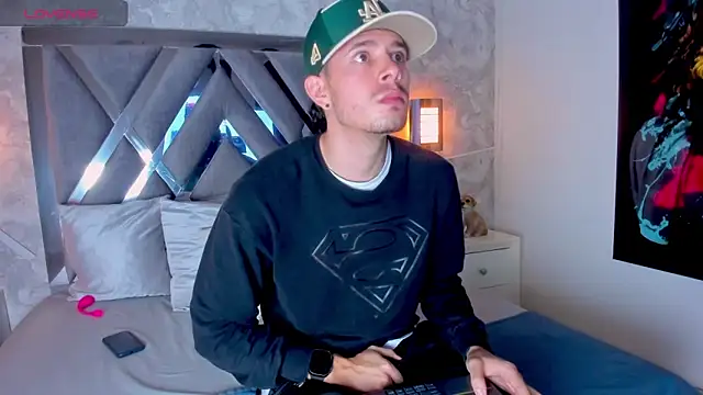 Snapshot of nils_saint chatting on November 14, 2025, 4:49 am nils saint online show from November 14, 2025, 4:49 am