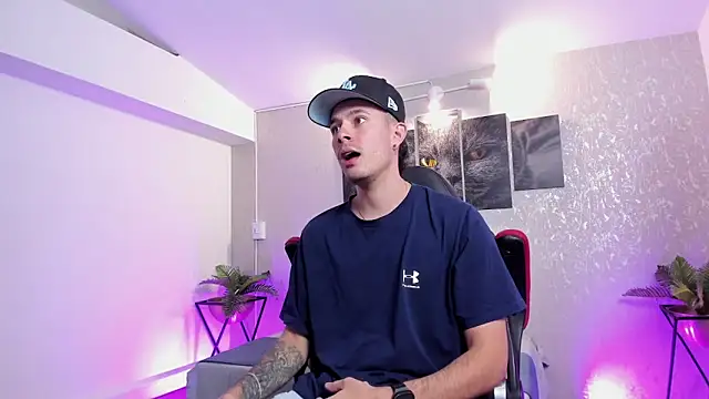 Snapshot of nils_saint chatting on October 18, 2025, 3:41 am nils saint online show from October 18, 2025, 3:41 am