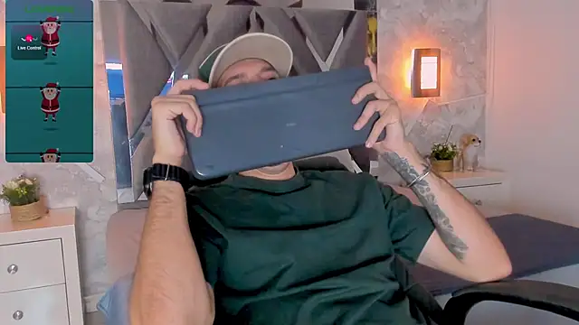 Snapshot of nils_saint chatting on November 18, 2025, 11:15 pm nils saint online show from November 18, 2025, 11:15 pm