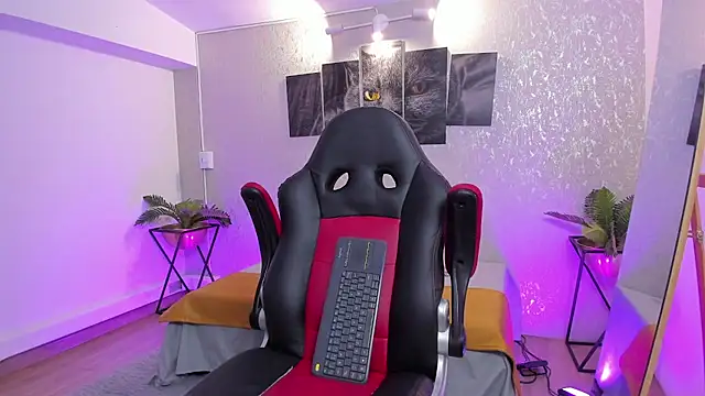 Snapshot of nils_saint chatting on November 9, 2025, 4:27 am nils saint online show from November 9, 2025, 4:27 am